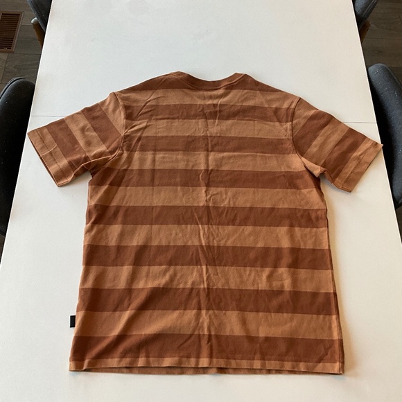 LNWOT Men’s Patagonia striped shirt - new - size L - Picture 2 of 5